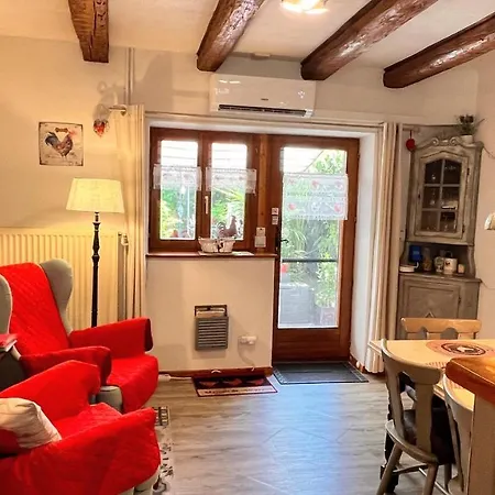 Le Coq Rouge Holiday home *